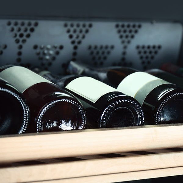 Tủ giúp lưu giữ nguyên vẹn hương vị rượu vang
