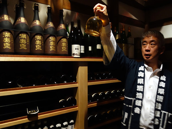 Cất trữ rượu Sake ở nơi thoáng mát và tối