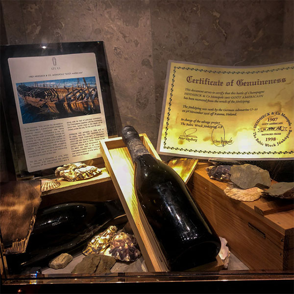 Shipwrecked 1907 Heidsieck được phát hiện năm 1997